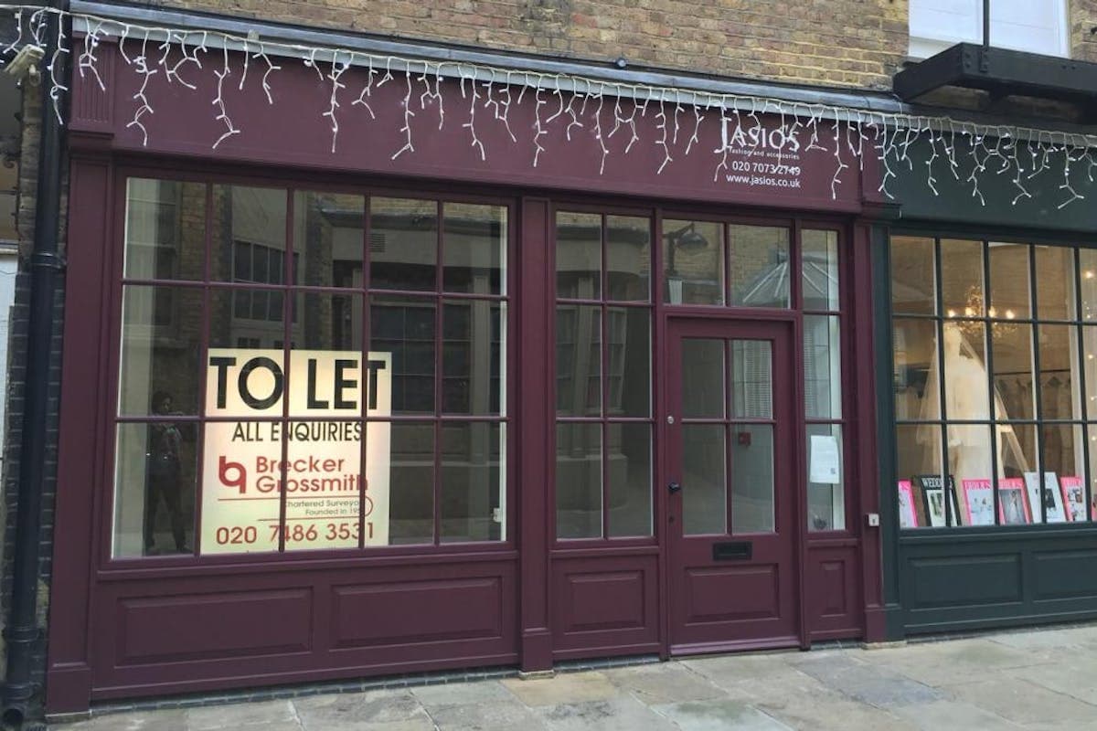 5 Smiths’ Court, Off Brewer Street At Farriers’ Passage, Soho, W1F 9UL